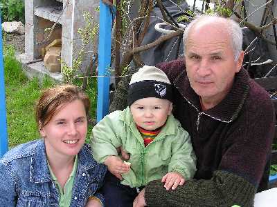 Alik s Jankou a s dedkom - 1.5.2008